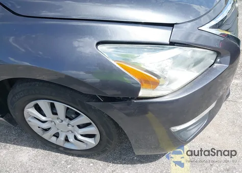 2013 Nissan Altima 2.5 S z USA, uszkodzony, nr VIN 1N4AL3AP5DC159972